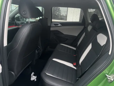 More photos of 2025 Volkswagen Taos 1.5T SEL at Jerry Hunt Supercenter - Lexington, NC