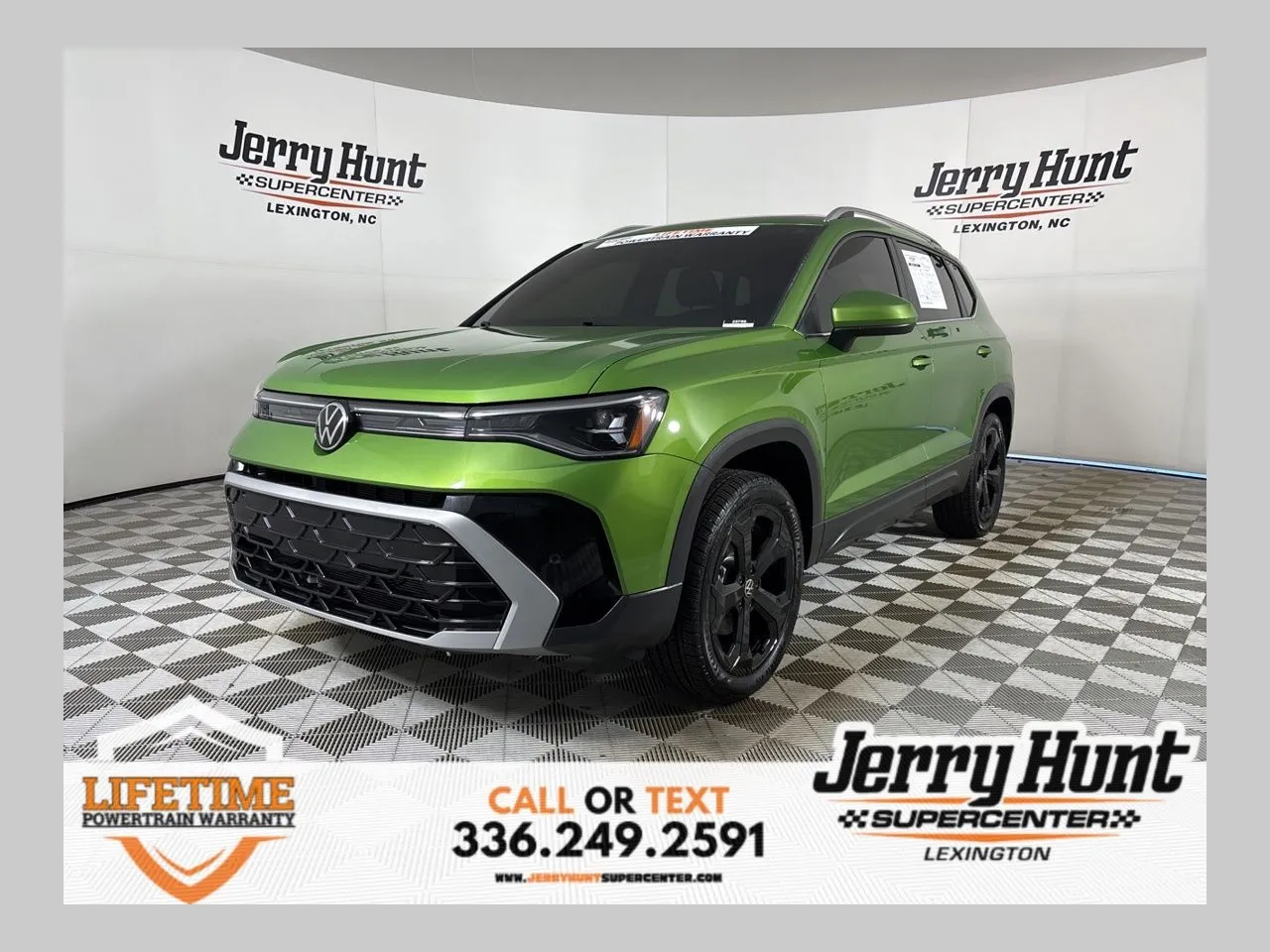 2025 Volkswagen Taos SEL's photo