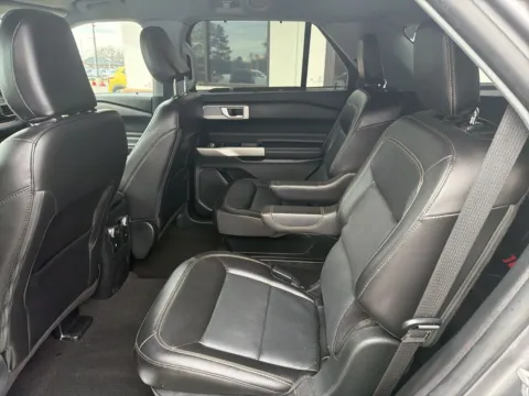 More photos of 2022 Ford Explorer Limited at Jerry Hunt Supercenter - Lexington, NC