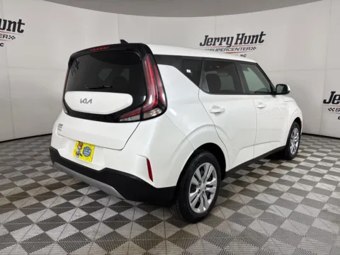 More photos of 2023 Kia Soul LX at Jerry Hunt Supercenter - Lexington, NC