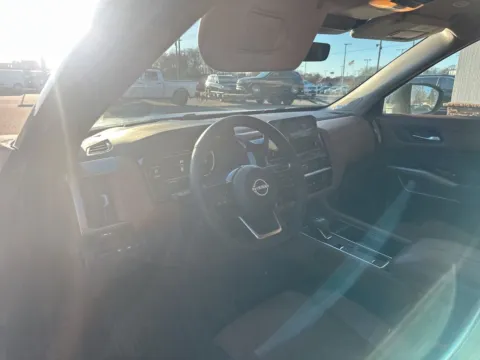 More photos of 2024 Nissan Pathfinder Platinum at Jerry Hunt Supercenter - Lexington, NC