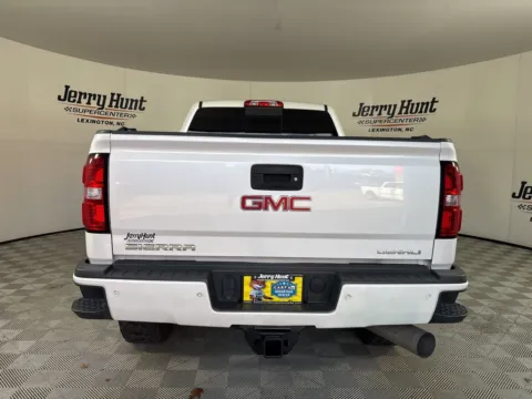 More photos of 2019 GMC Sierra 2500HD Denali at Jerry Hunt Supercenter - Lexington, NC