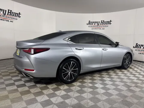 More photos of 2024 Lexus ES 350 at Jerry Hunt Supercenter - Lexington, NC