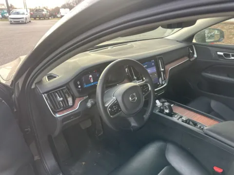 More photos of 2023 Volvo S60 B5 Plus Dark Theme at Jerry Hunt Supercenter - Lexington, NC