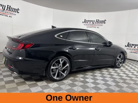More photos of 2023 Hyundai Sonata SEL Plus at Jerry Hunt Supercenter - Lexington, NC
