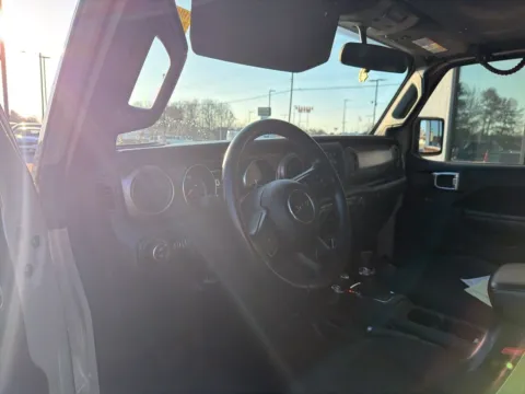 Another view of 2020 Jeep Gladiator Sport for sale in Lexington, NC at Jerry Hunt Supercenter - Lexington