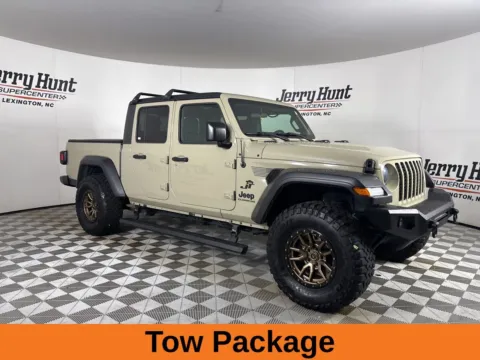 More photos of 2020 Jeep Gladiator Sport at Jerry Hunt Supercenter - Lexington, NC