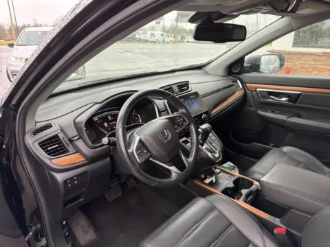 More photos of 2022 Honda CR-V Touring at Jerry Hunt Supercenter - Lexington, NC