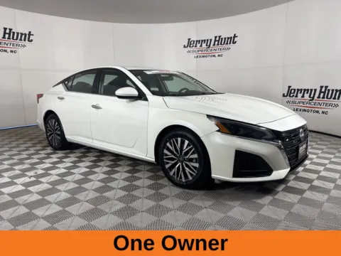 More photos of 2023 Nissan Altima 2.5 SV at Jerry Hunt Supercenter - Lexington, NC