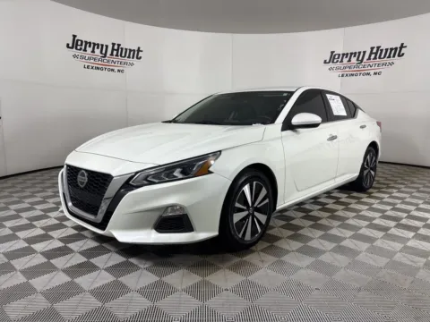 White 2022 Nissan Altima 2.5 SV for sale in Lexington, NC