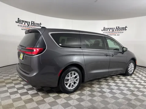 More photos of 2023 Chrysler Pacifica Touring L at Jerry Hunt Supercenter - Lexington, NC