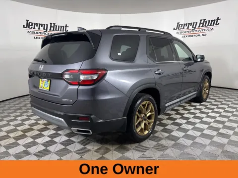 More photos of 2024 Honda Pilot Touring at Jerry Hunt Supercenter - Lexington, NC