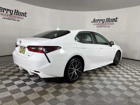 More photos of 2024 Toyota Camry SE at Jerry Hunt Supercenter - Lexington, NC