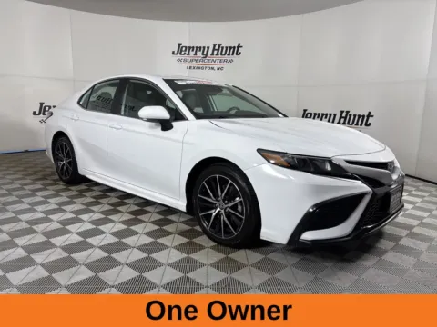 More photos of 2024 Toyota Camry SE at Jerry Hunt Supercenter - Lexington, NC