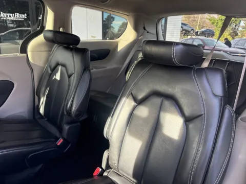 More photos of 2023 Chrysler Pacifica Touring L at Jerry Hunt Supercenter - Lexington, NC