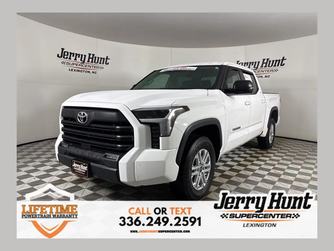 2023 Toyota Tundra SR5's photo