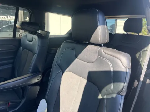 More photos of 2023 Jeep Grand Cherokee L Altitude at Jerry Hunt Supercenter - Lexington, NC