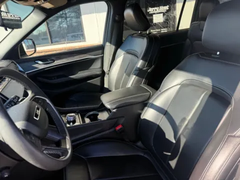 Another view of 2024 Jeep Grand Cherokee L Limited for sale in Lexington, NC at Jerry Hunt Supercenter - Lexington