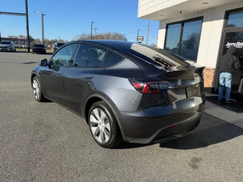 More photos of 2024 Tesla Model Y Long Range at Jerry Hunt Supercenter - Lexington, NC