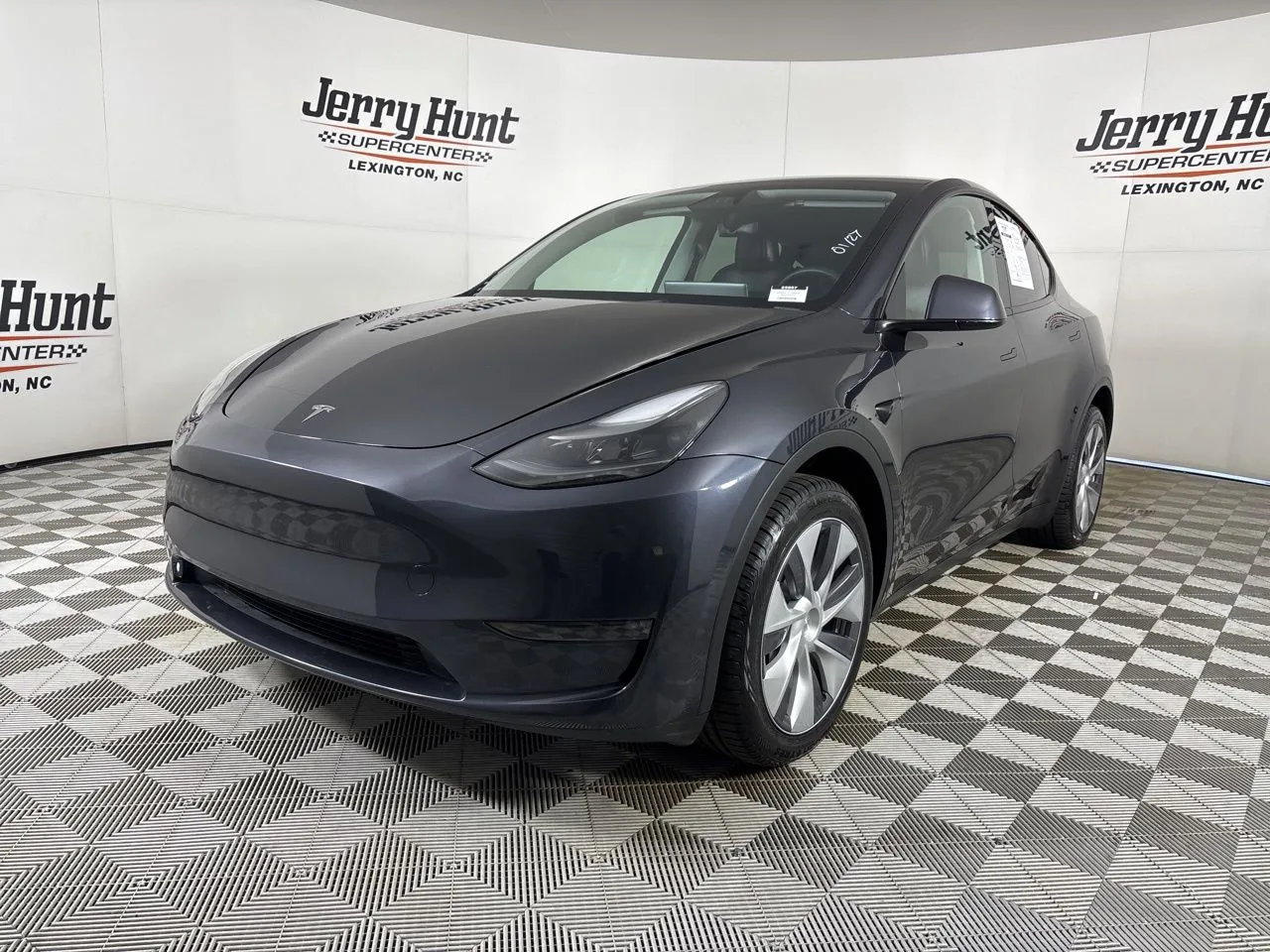 2024 Tesla Model Y Long Range's photo