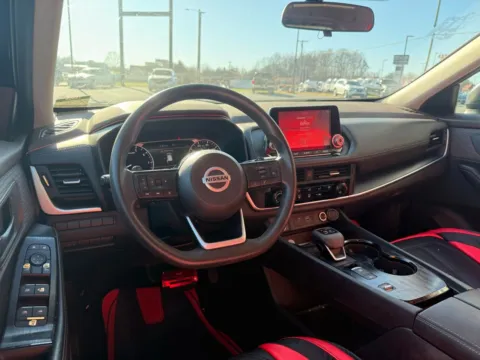 More photos of 2021 Nissan Rogue S at Jerry Hunt Supercenter - Lexington, NC