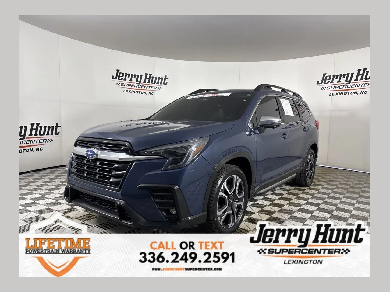2023 Subaru Ascent Limited's photo
