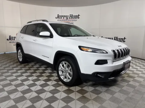 More photos of 2017 Jeep Cherokee Latitude at Jerry Hunt Supercenter - Lexington, NC