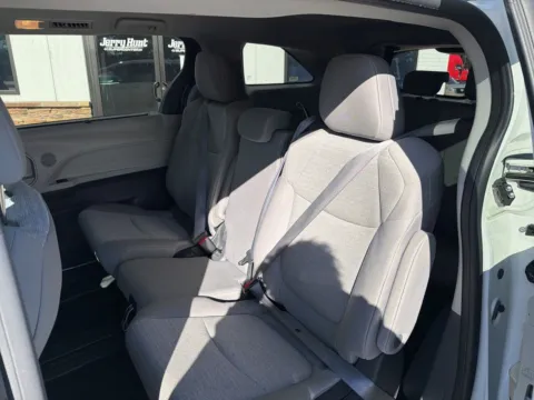 More photos of 2024 Toyota Sienna LE at Jerry Hunt Supercenter - Lexington, NC