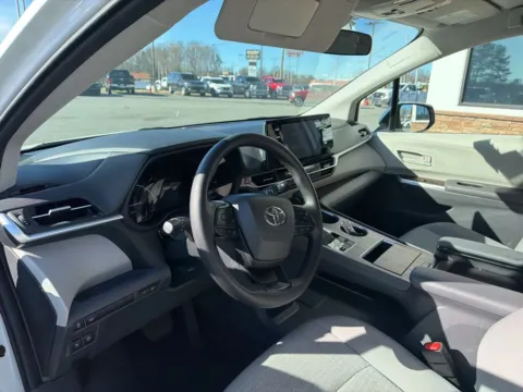 More photos of 2024 Toyota Sienna LE at Jerry Hunt Supercenter - Lexington, NC