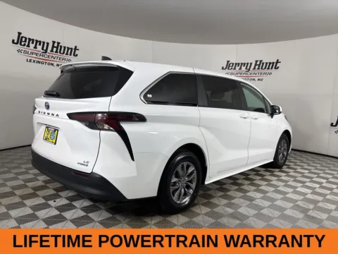 More photos of 2024 Toyota Sienna LE at Jerry Hunt Supercenter - Lexington, NC