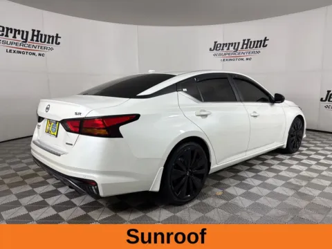 More photos of 2022 Nissan Altima 2.0 SR at Jerry Hunt Supercenter - Lexington, NC