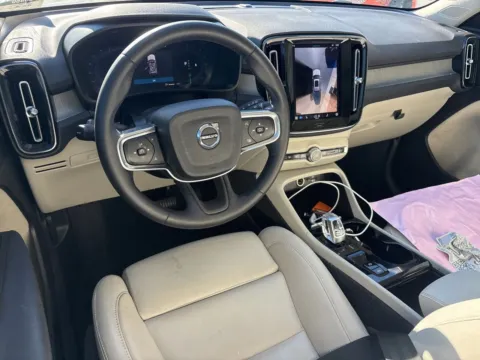 More photos of 2024 Volvo XC40 B5 Plus Bright Theme at Jerry Hunt Supercenter - Lexington, NC