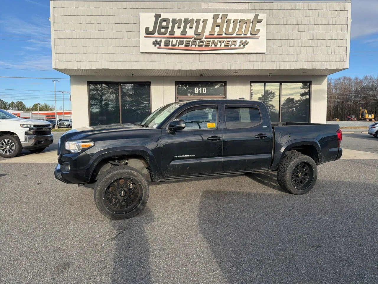 Black 2022 Toyota Tacoma SR5 for sale in Lexington, NC
