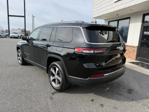 More photos of 2023 Jeep Grand Cherokee L Limited at Jerry Hunt Supercenter - Lexington, NC