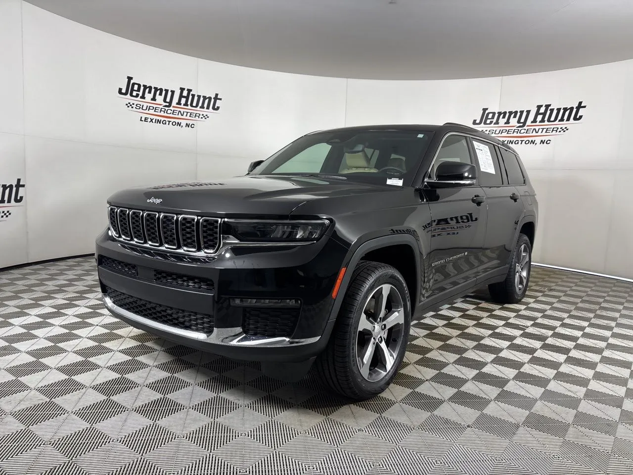 2023 Jeep Grand Cherokee L Limited's photo