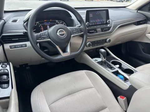 More photos of 2023 Nissan Altima 2.5 SV at Jerry Hunt Supercenter - Lexington, NC