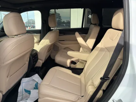 More photos of 2024 Jeep Grand Cherokee L Limited at Jerry Hunt Supercenter - Lexington, NC