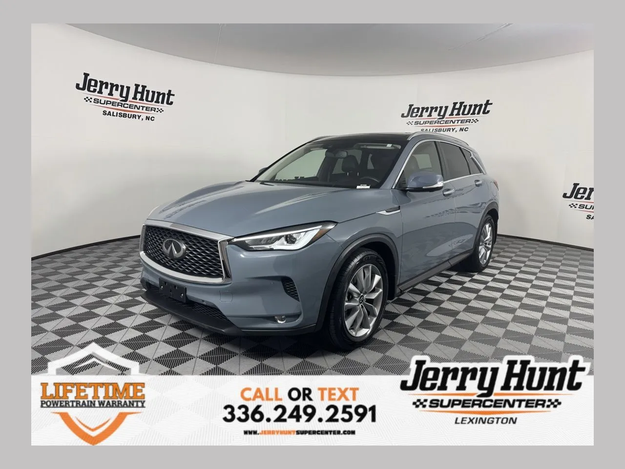 2022 INFINITI QX50 Essential's photo