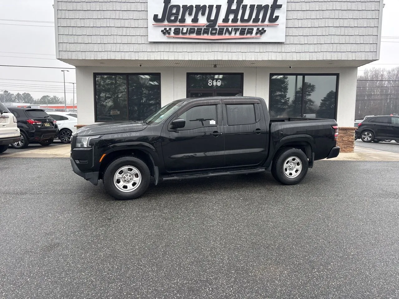 2022 Nissan Frontier S's photo