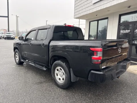 More photos of 2022 Nissan Frontier S at Jerry Hunt Supercenter - Lexington, NC