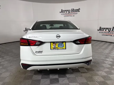 More photos of 2022 Nissan Altima 2.5 S at Jerry Hunt Supercenter - Lexington, NC