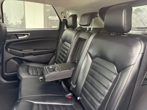 More photos of 2024 Ford Edge SEL at Jerry Hunt Supercenter - Lexington, NC