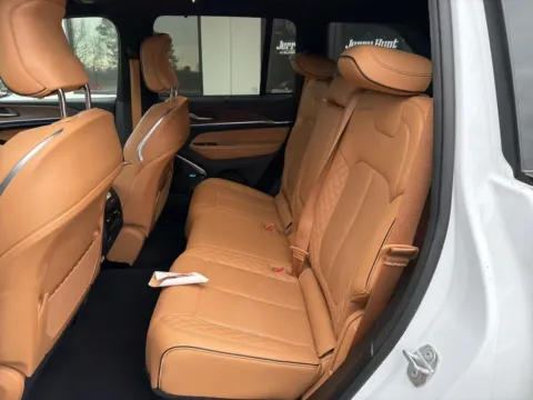 More photos of 2022 Jeep Grand Cherokee Summit at Jerry Hunt Supercenter - Lexington, NC