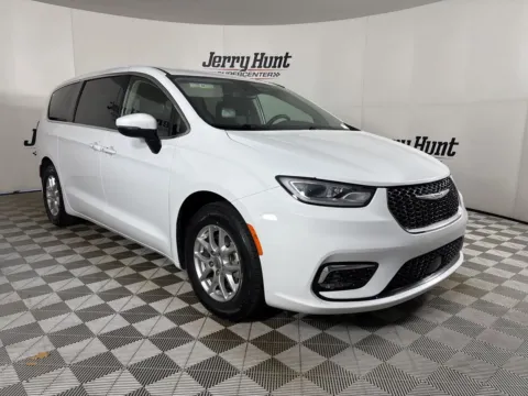 Another view of 2023 Chrysler Pacifica Touring L for sale in Lexington, NC at Jerry Hunt Supercenter - Lexington