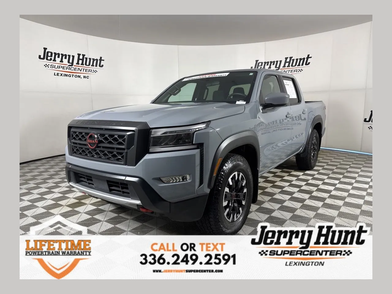 2024 Nissan Frontier PRO-X's photo