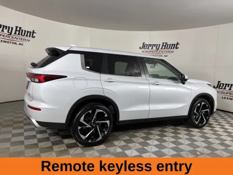 More photos of 2024 Mitsubishi Outlander SE at Jerry Hunt Supercenter - Lexington, NC