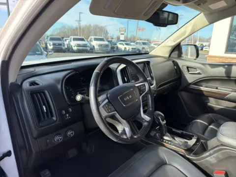 More photos of 2022 GMC Canyon Elevation at Jerry Hunt Supercenter - Lexington, NC