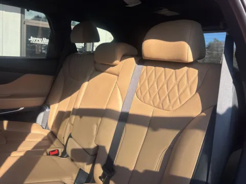 More photos of 2023 Hyundai Santa Fe Calligraphy at Jerry Hunt Supercenter - Lexington, NC