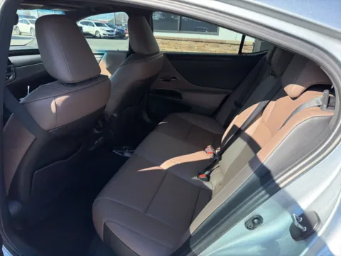 More photos of 2023 Lexus ES 350 at Jerry Hunt Supercenter - Lexington, NC