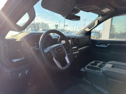 More photos of 2024 GMC Sierra 1500 Elevation at Jerry Hunt Supercenter - Lexington, NC